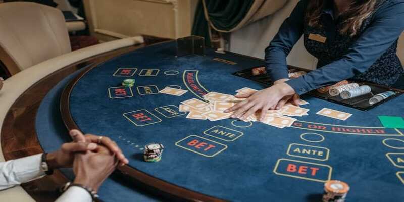 Cách Chia Bài Baccarat & Mẹo Chơi Trăm Trận Trăm Thắng 5 Chia sẻ cách chia bài Baccarat và những quy tắc cơ bản nhất
