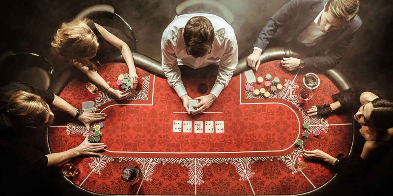 Vị Trí Trên Bàn Poker Cụ Thể Ra Sao? Sẽ Được Giải Đáp Ngay 6 Vị trí trên bàn Poker có ảnh hưởng tới kết quả thắng thua