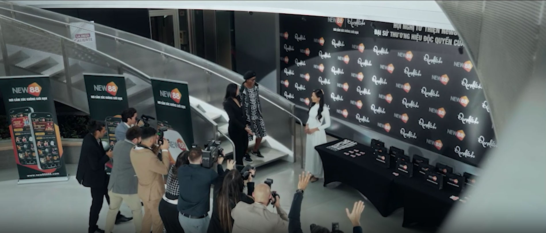 Ronaldinho là đại sứ thương hiệu của New88 6 Sự kiện hợp tác giữa Ronaldinho và New88 thu hút sự chú ý của giới truyền thông